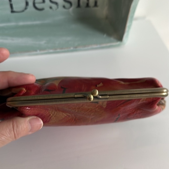 Patricia Nash Kiss Lock Pink Red Green Floral Wristlet NWOT - Picture 6 of 10